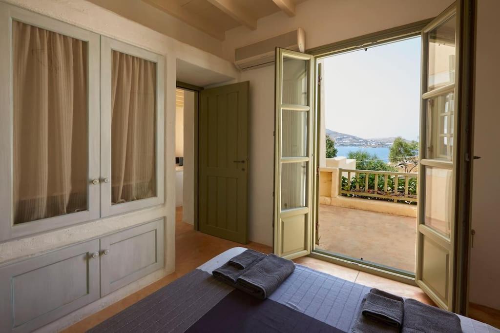 Ochre Dream, Beach Front & Sunset Villa Naousa エクステリア 写真